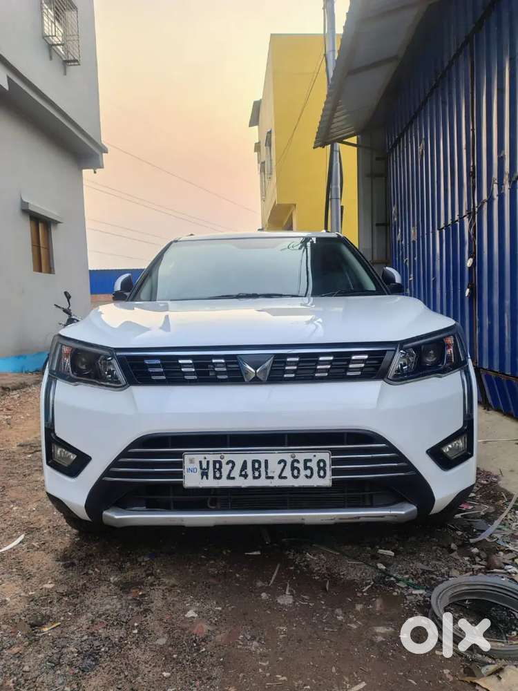 Mahindra Xuv300 2024 Diesel Well Maintained