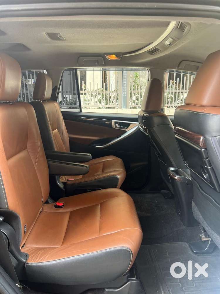 Toyota Innova Crysta 2.8 Zx At 7 Seater, 2017, Diesel