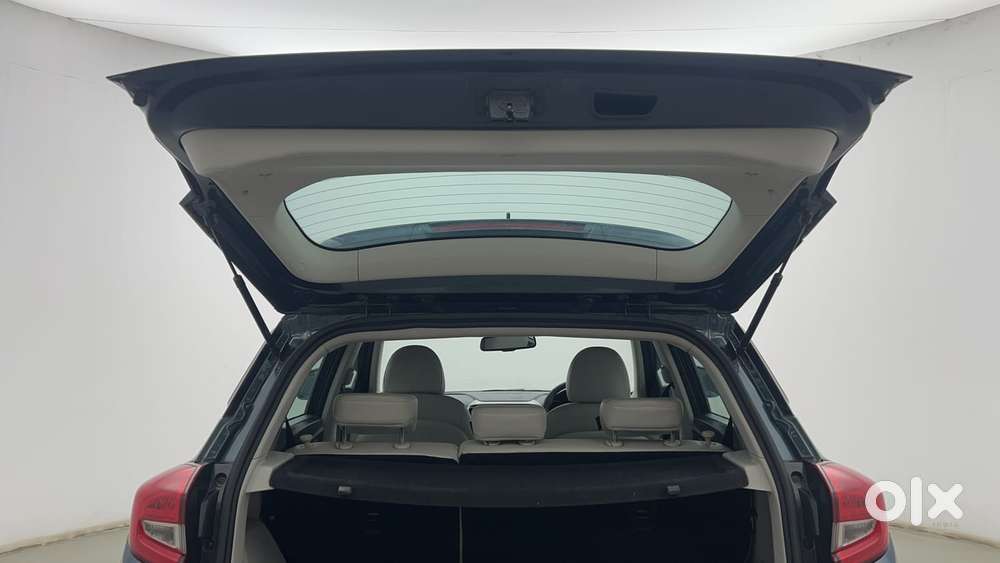 Mahindra Xuv300 1.2 W8 (o) Amt Petrol, 2024, Petrol