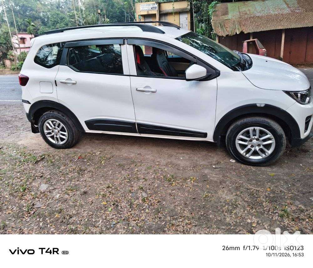 Renault Triber Rxt, 2021, Petrol