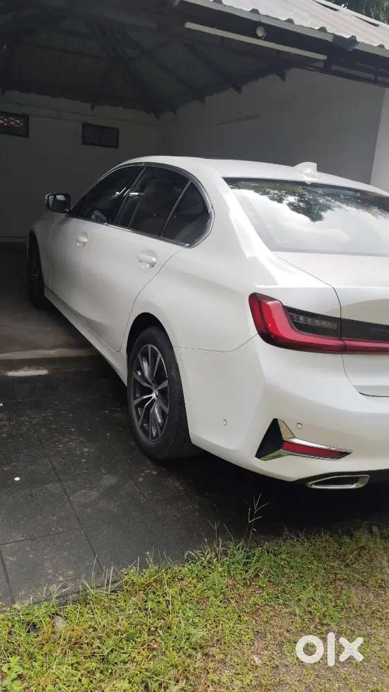 Bmw 3 Series 2022 Luxury Line -  Co Maintained In Excellent Condition