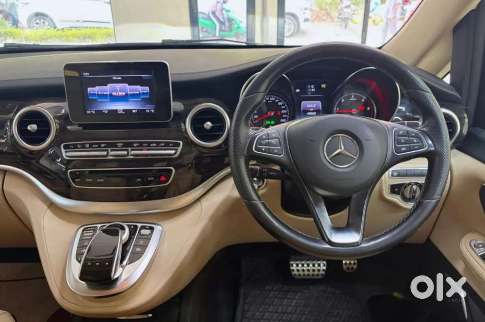 Mercedes-benz V-class 2.1 220 Expression Diesel At, 2019, Diesel