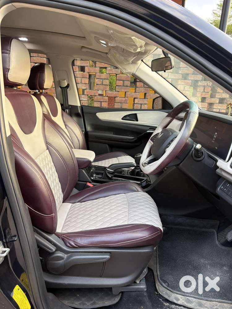 Mahindra Xuv700 2.2 Ax 5 Diesel Mt 7 Str, 2024, Diesel