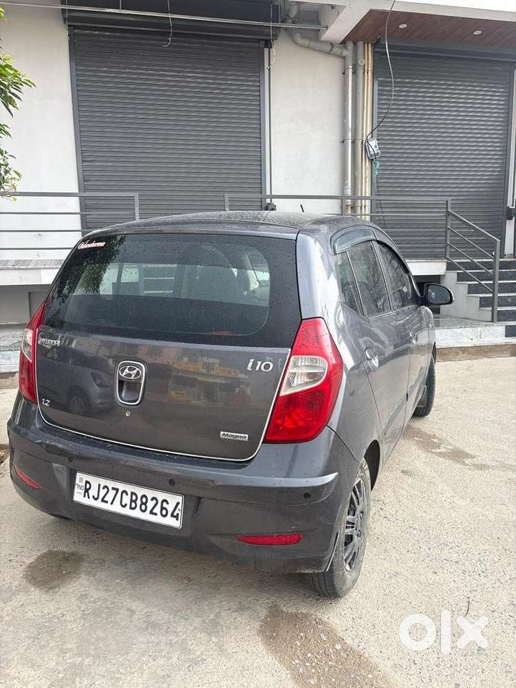 Hyundai I10 2011 Cng & Petrol Well Maintained