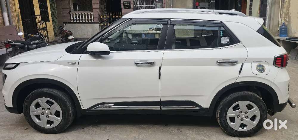Hyundai Venue 2022 Petrol Good Condition