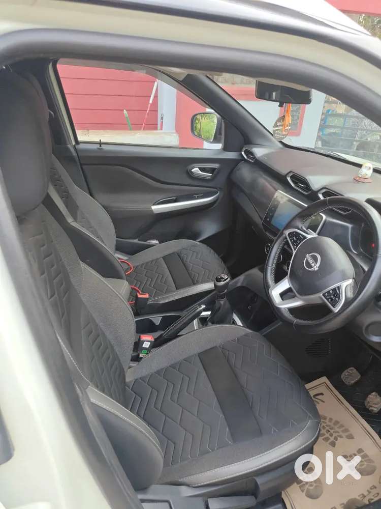 Nissan Magnite White Dual Tone For Sell