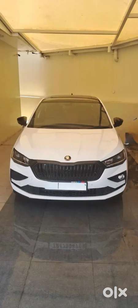 Skoda Slavia 2025 Petrol 5000 Km Driven Company Service