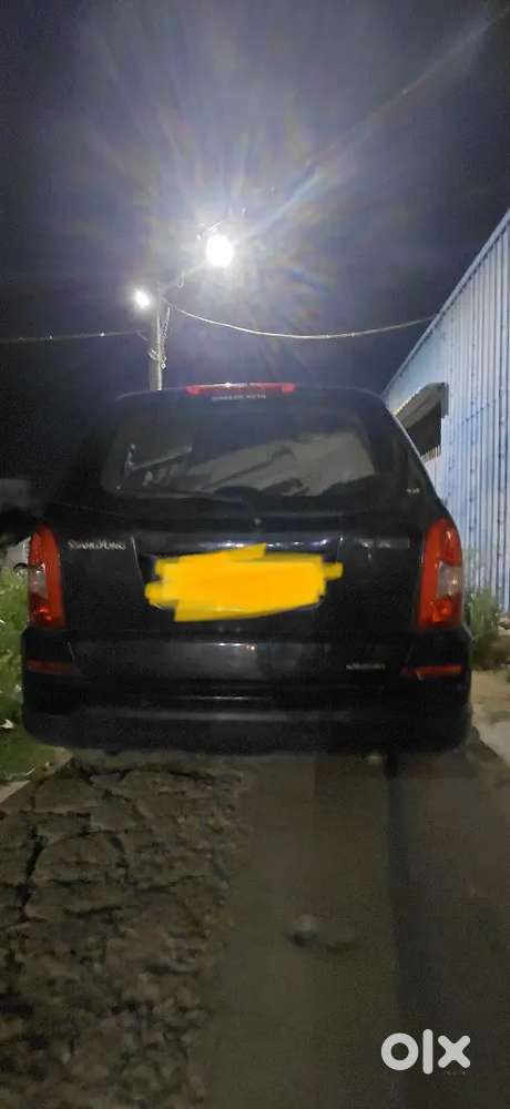 Mahindra Reston Suv