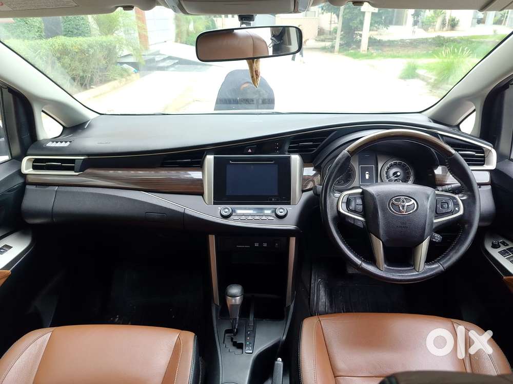 Toyota Innova Crysta 2.8z Automatic, 2016, Diesel