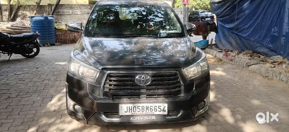 Innova Crysta 2016