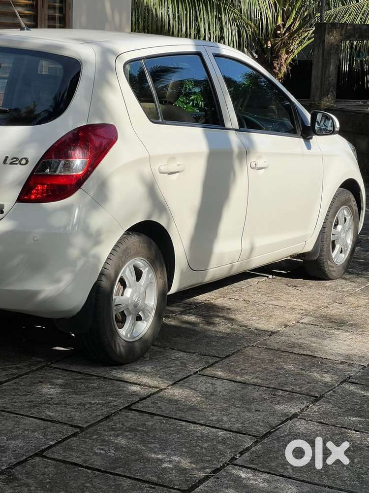 Hyundai I20 Asta Model 2011 Km 105000 New Paper 2031