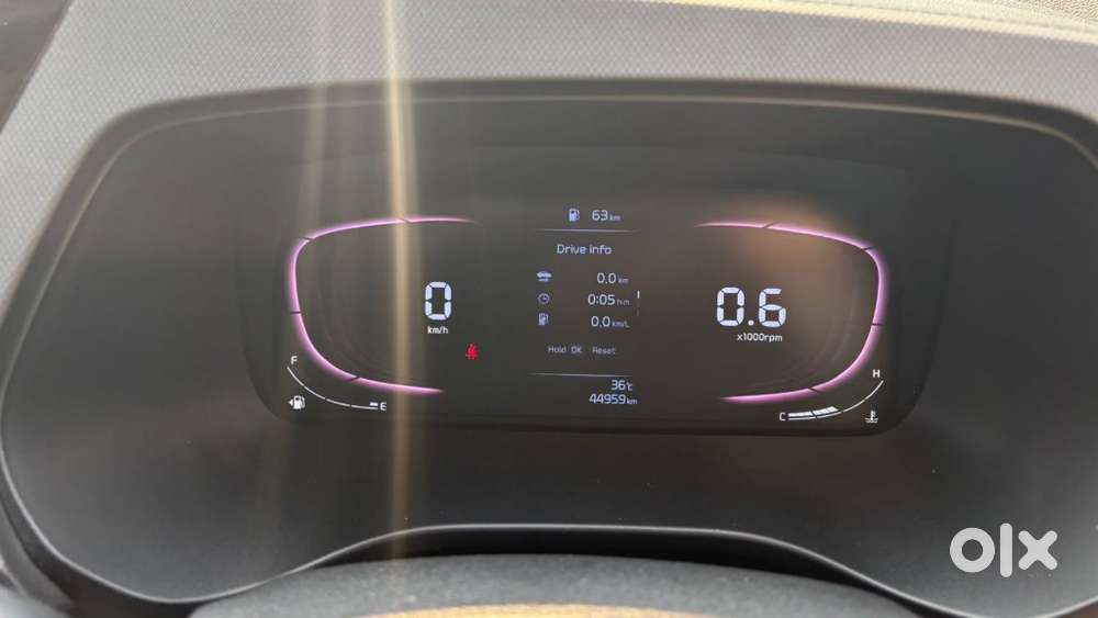 Kia Carens 1.4 Prestige 7 Str, 2022, Petrol