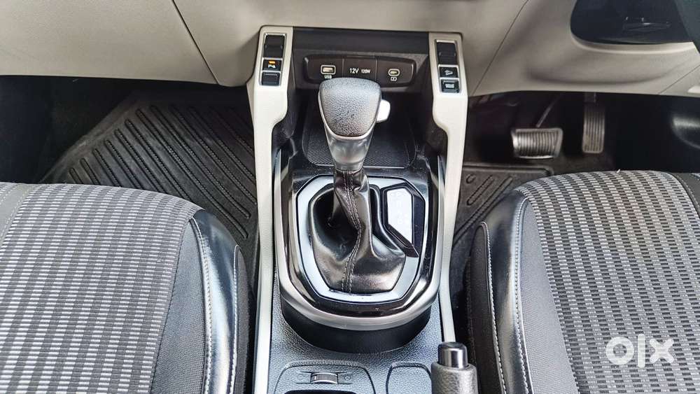 Kia Carens 1.4 Prestige Plus Turbo Dct 7 Str, 2022, Petrol