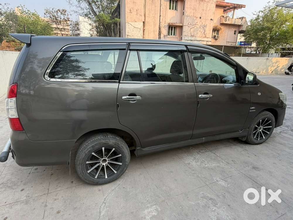 Toyota Innova 2012