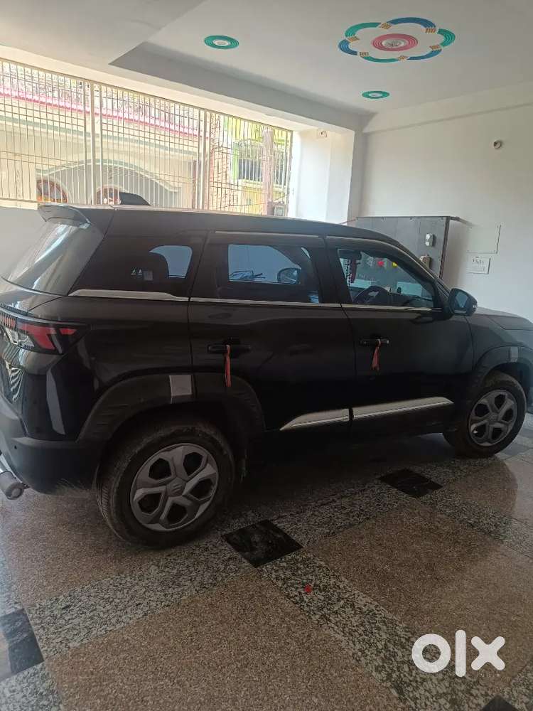 Maruti Suzuki Brezza Vxi 2025