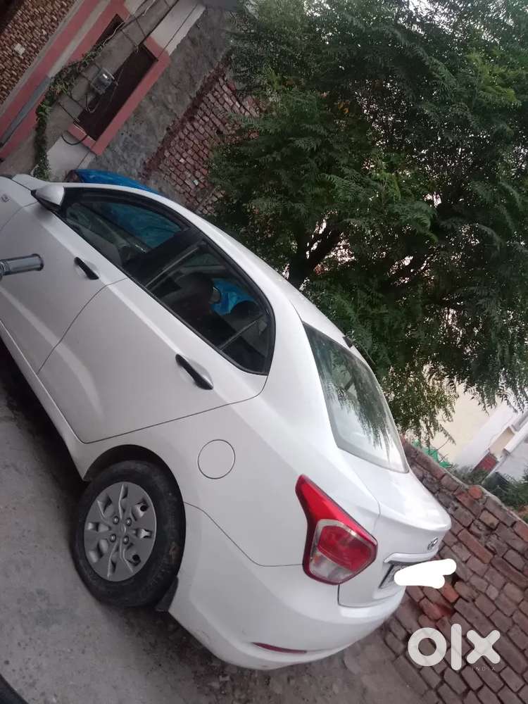 Hyundai Xcent Base 2016