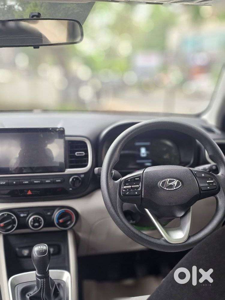 Hyundai Venue 1.2 S (o), 2024, Petrol