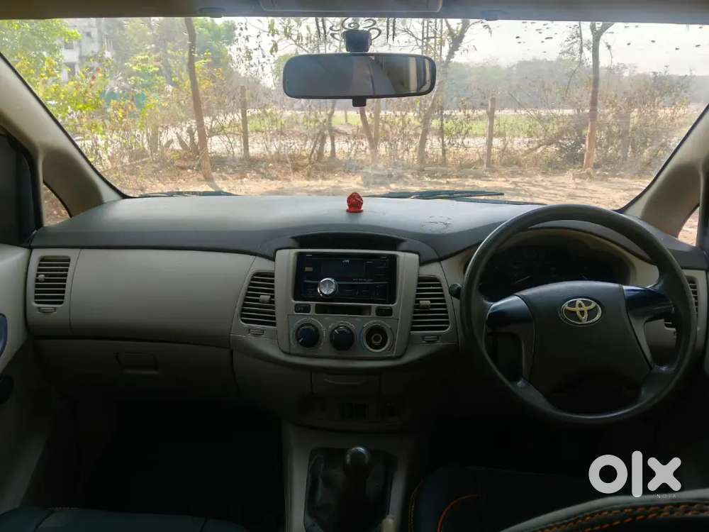 Toyota Innova 2014
