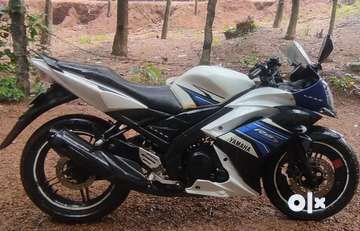 R15 v1 deals white colour