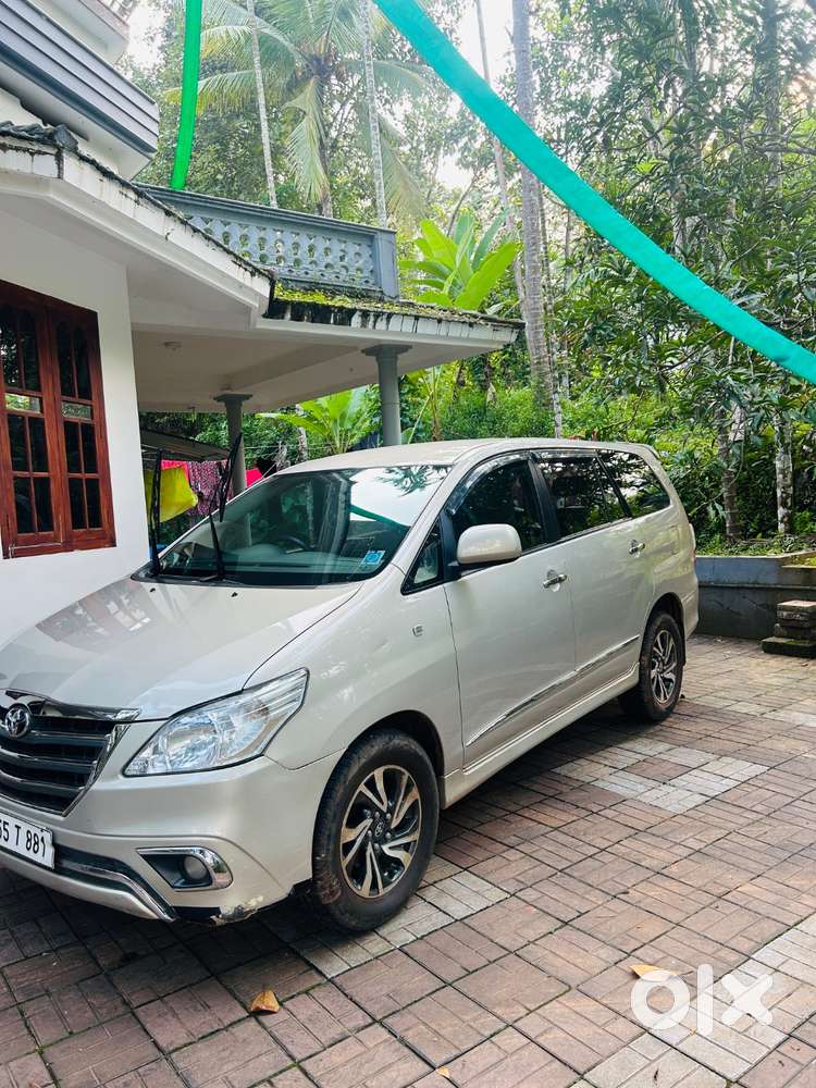 Toyota Innova 2016 Diesel 117000 Km Driven