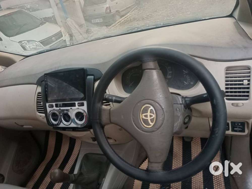 Toyota Innova 2.5 G (diesel) 8 Seater, 2010, Diesel