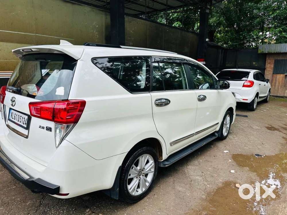 Toyota Innova Crysta 2018 Diesel 120000 Km Driven