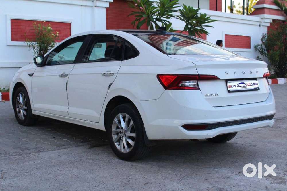 Skoda Slavia 1.0 Ambition Tsi, 2022, Petrol