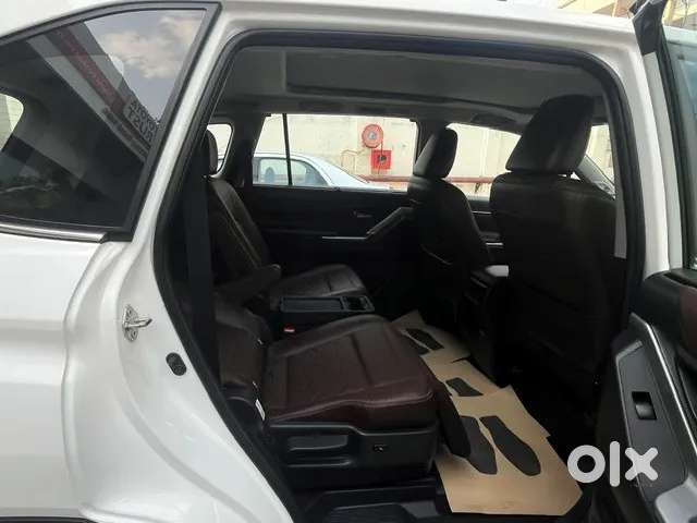 Toyota Innova Hycross 2.0 Zx Hybrid 7 Str, 2024, Petrol