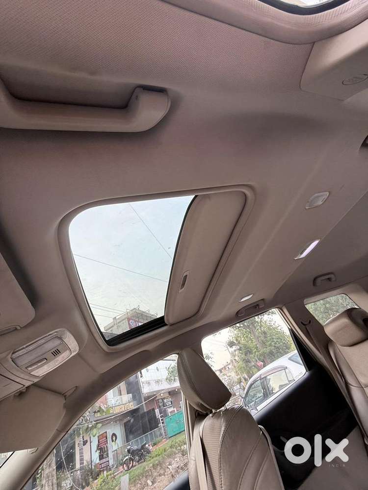 Xuv 500 W10 Top Model