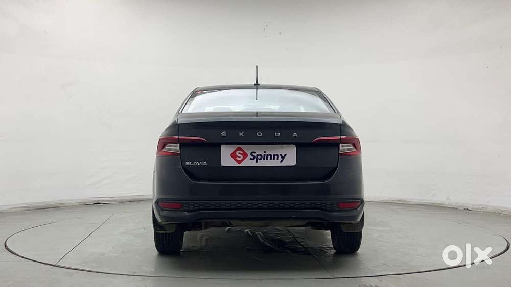 Skoda Slavia Active 1.0l Tsi Mt, 2022, Petrol