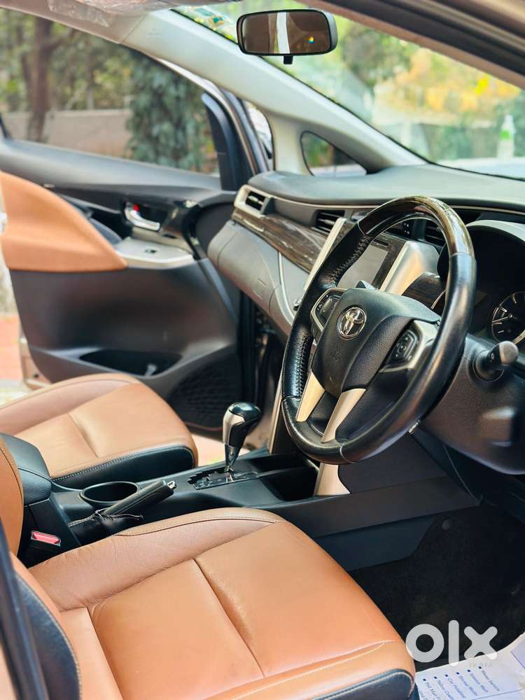 Toyota Innova Crysta 2.8z Automatic, 2016, Diesel