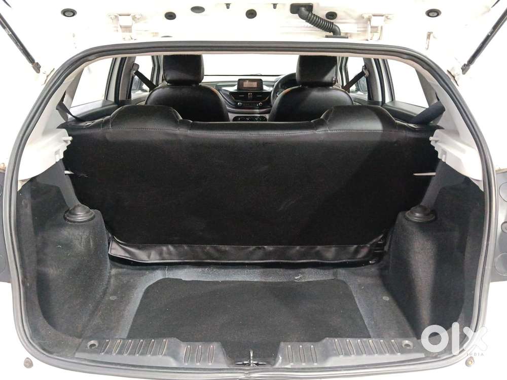 Tata Altroz 1.2 Xe Rhytm Petrol, 2020, Petrol