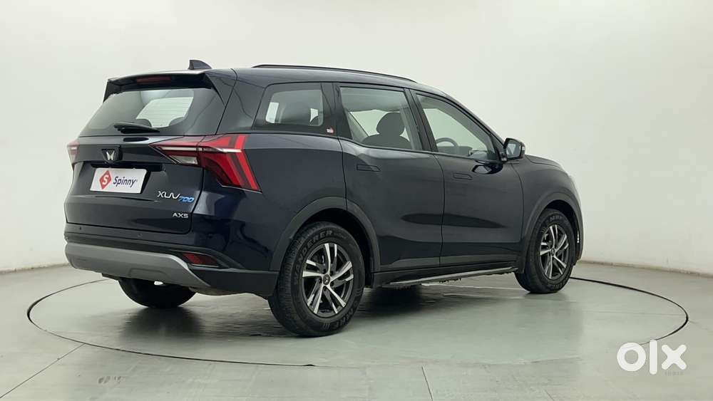 Mahindra Xuv700 2.0 Ax 5 Petrol Mt 7 Str, 2022, Petrol