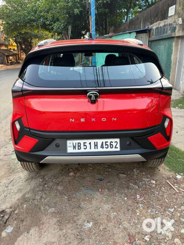 Tata Nexon Creative Plus S 1.2 Revotron Petrol 6 Mt, 2025, Petrol