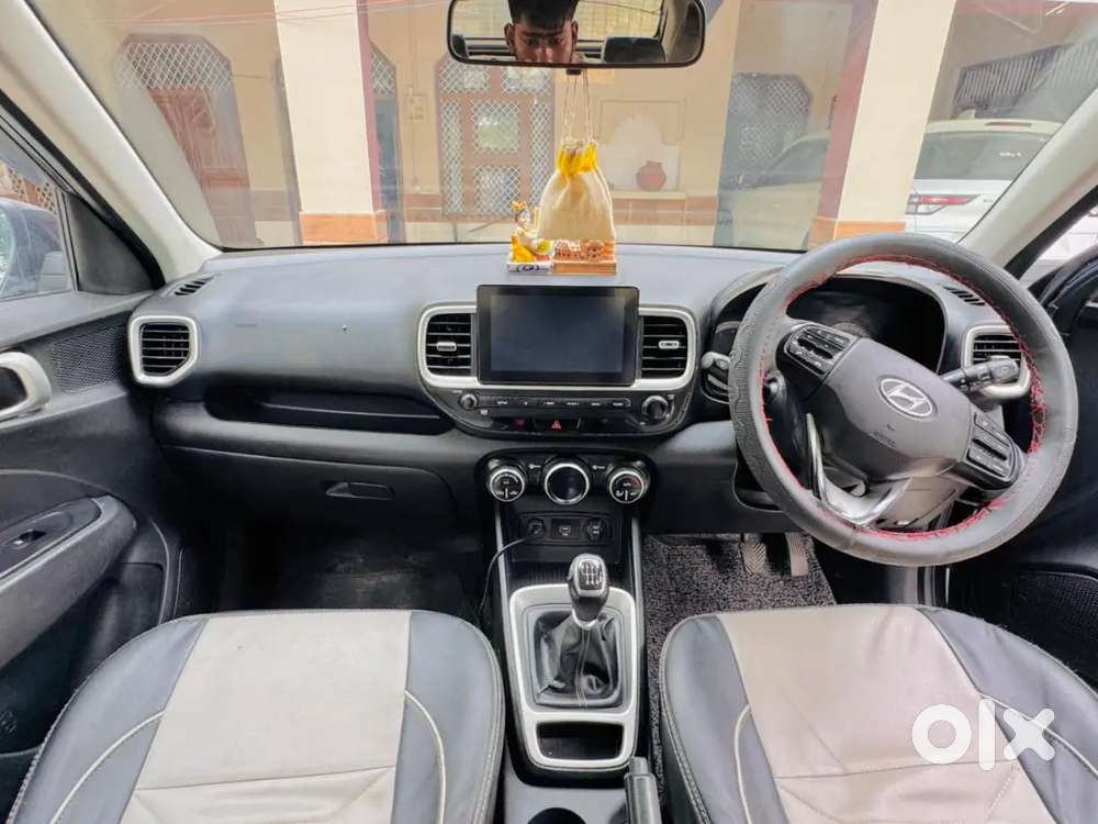 Hyundai Venue 2021 Petrol Well Maintained