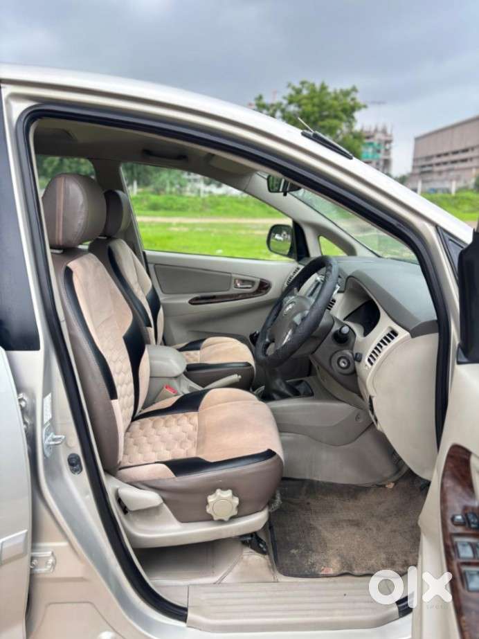 Toyota Innova 2.5 V 7 Str, 2012, Diesel