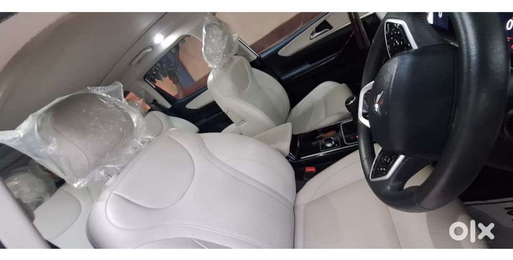 Mahindra Xuv700 2023 Diesel Well Maintained