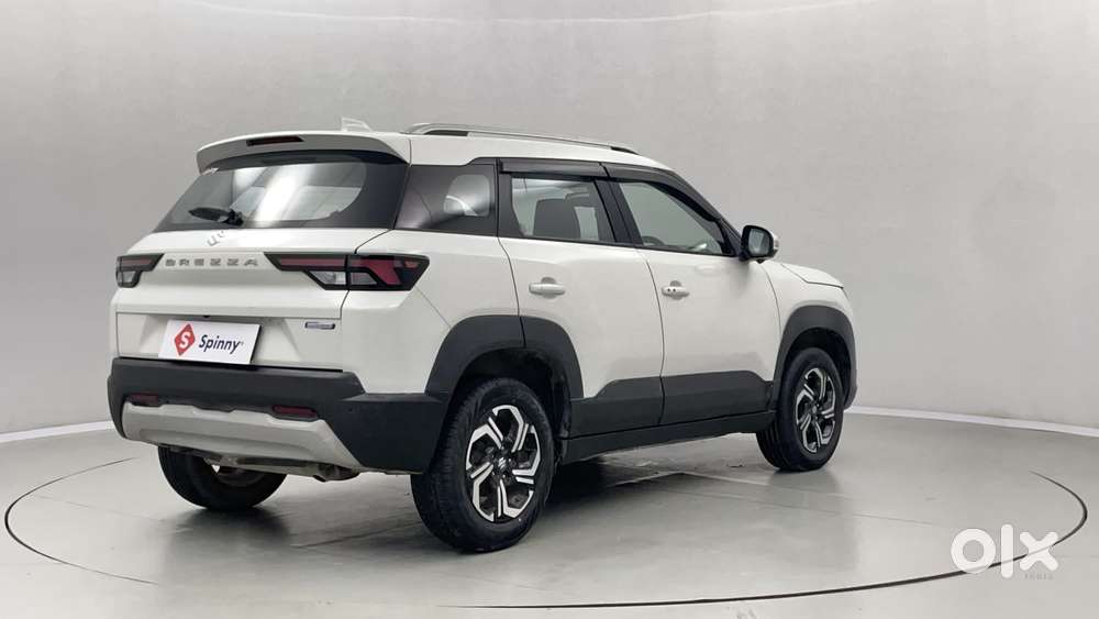 Maruti Suzuki Brezza 1.5 Zxi At Smart Hybrid Dual Tone, 2023, Petrol