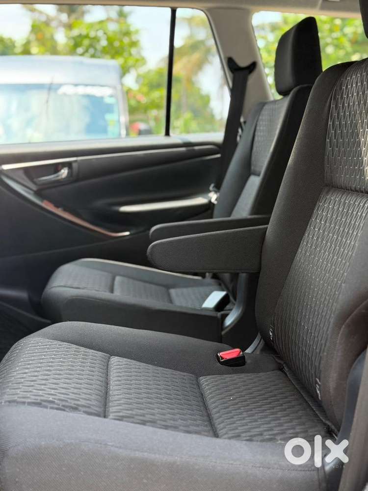 Toyota Innova Crysta 2017 Diesel 89000 Km Driven