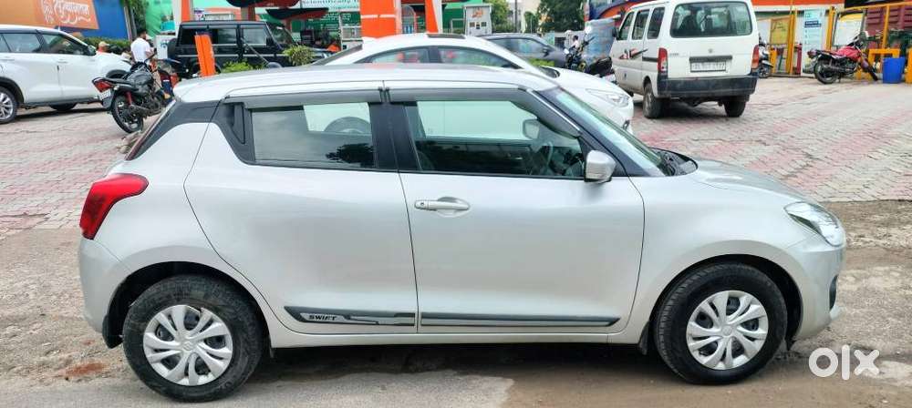 Maruti Suzuki Swift Vxi + Manual, 2023, Petrol