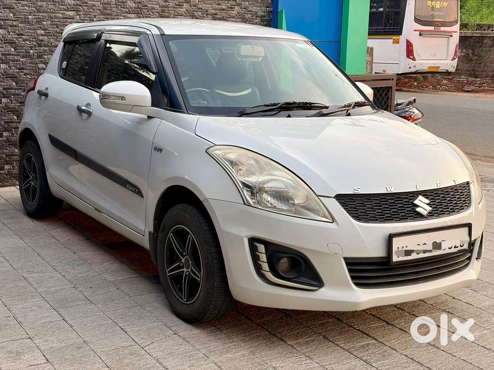 Maruti Suzuki Swift Vxi Abs Bsiv, 2015, Petrol