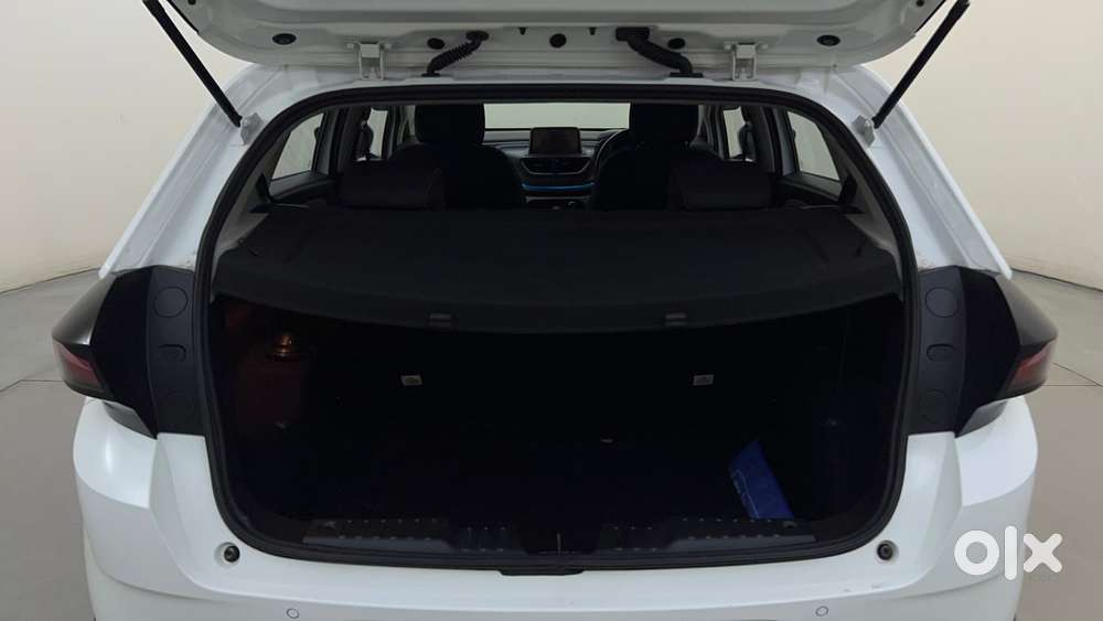 Tata Altroz Xza Plus (s), 2024, Petrol