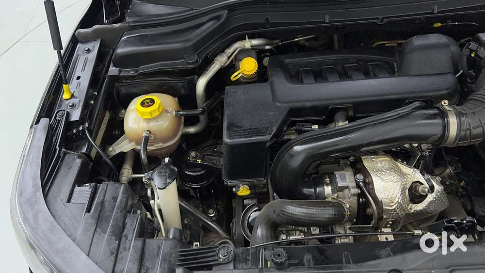 Mahindra Xuv300 W8 Option Diesel, 2023, Diesel
