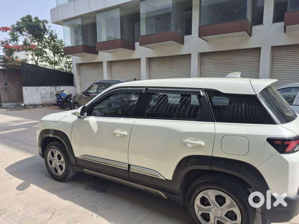 Maruti Suzuki Brezza 1.5 Lxi Cng, 2023, Cng & Hybrids