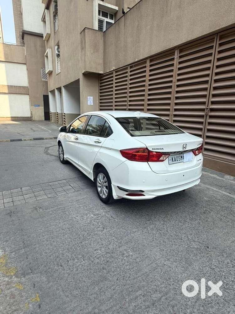 Honda City -automatic -sunroof-ivtec-vx