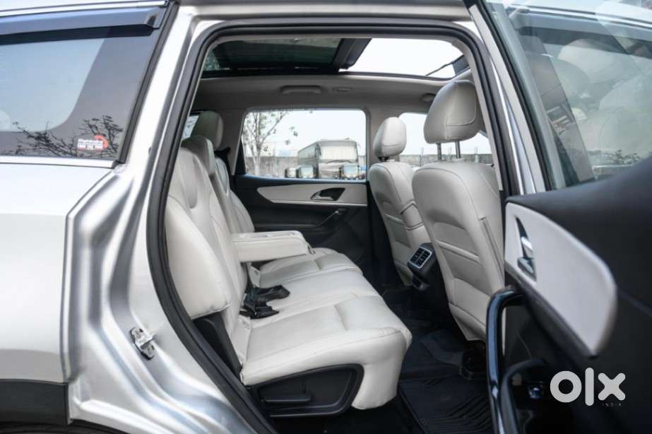 Mahindra Xuv700 2.2 Ax 7 Diesel At Luxury Pack Str Awd, 2022, Diesel