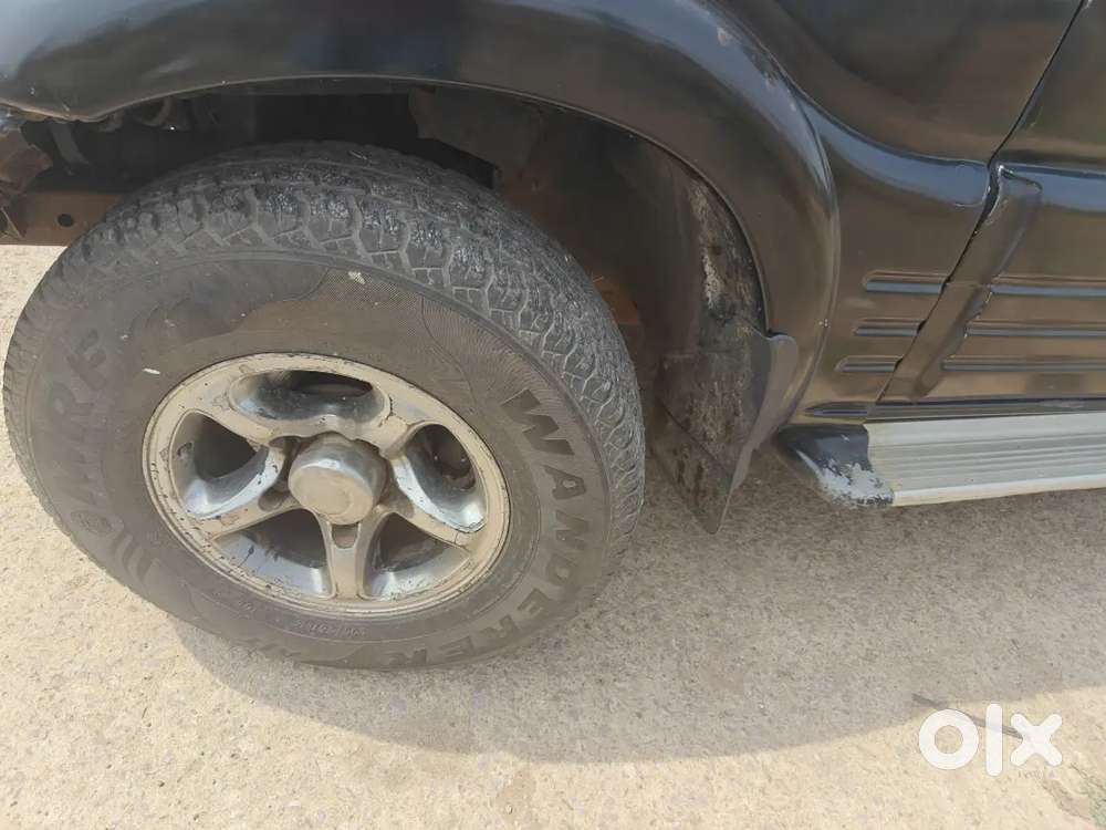 Mahindra Scorpio Black Colour
