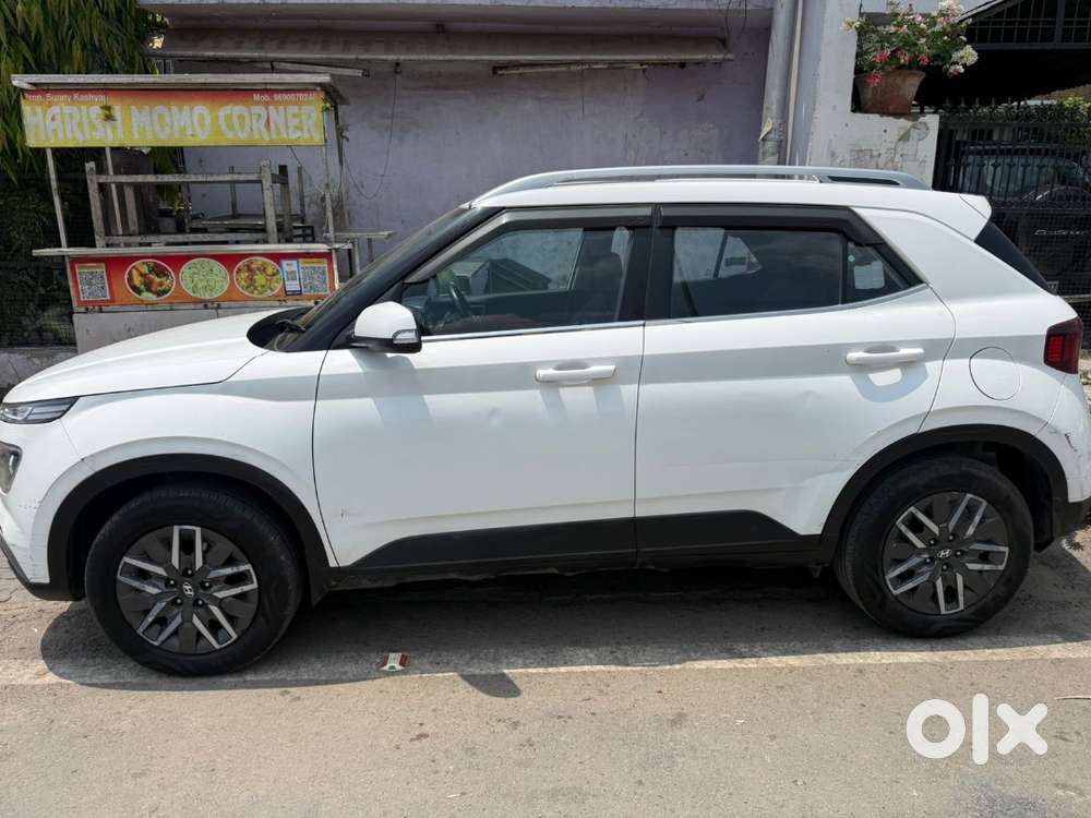 Hyundai Venue Car
