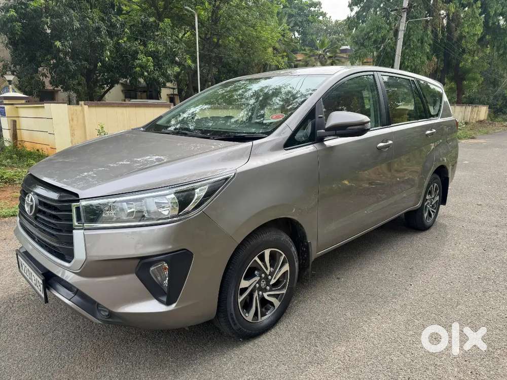 Innova Cyrsta 2.4 G Automatic