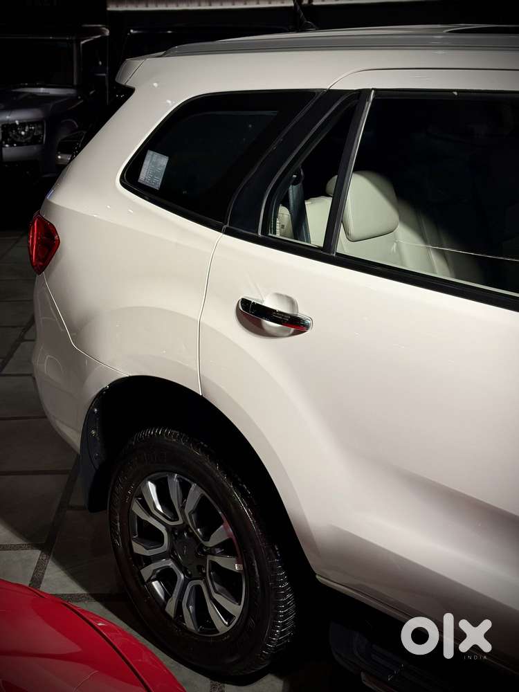 Ford Endeavour Titanium Plus 4x4, 2021, Petrol